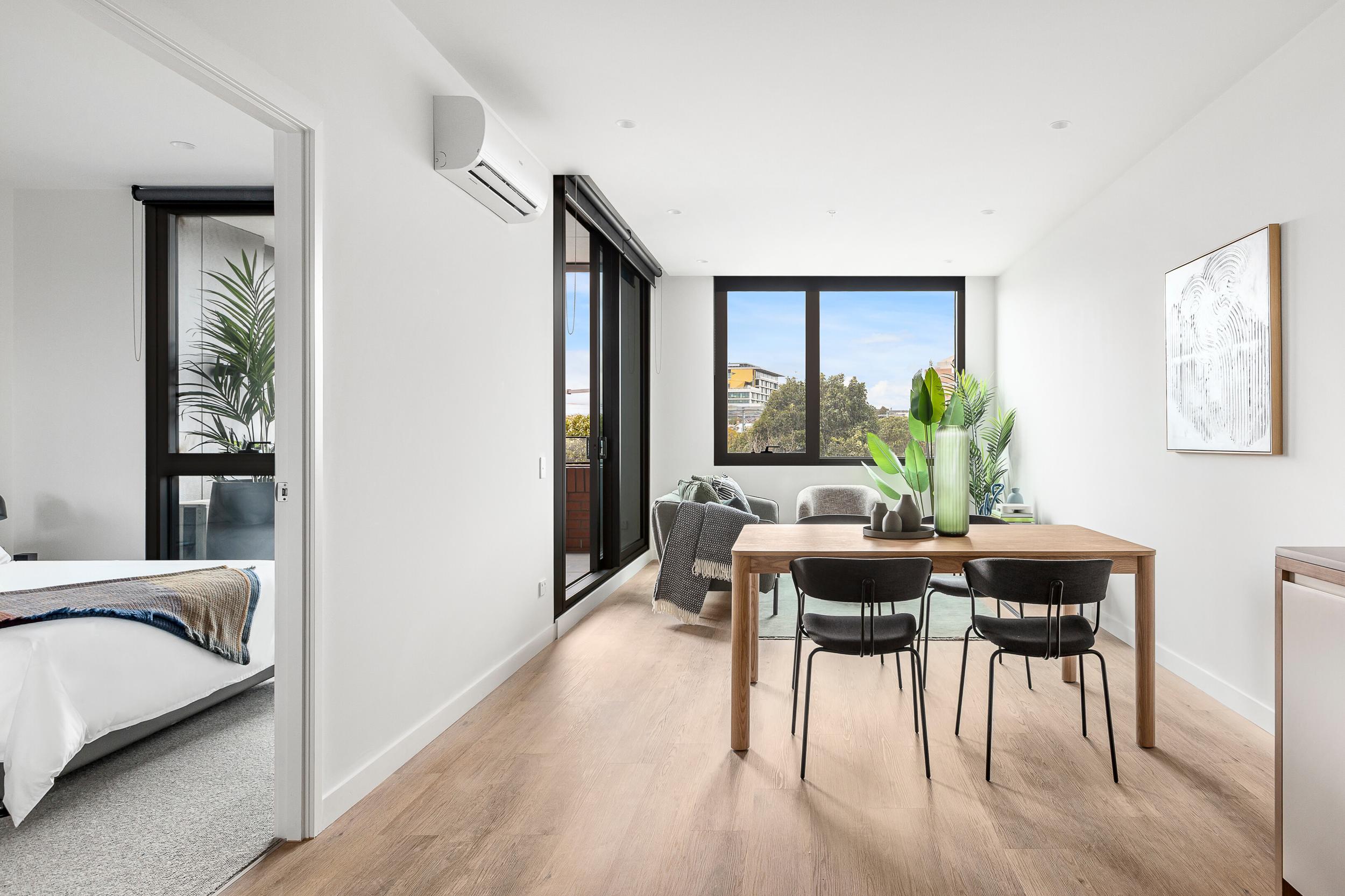 1 Bed 1 Bath with Study - Furnished — photo 5
